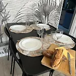 Le Boheme - Proche Gare & Commerces, Parking Prive - Daire *